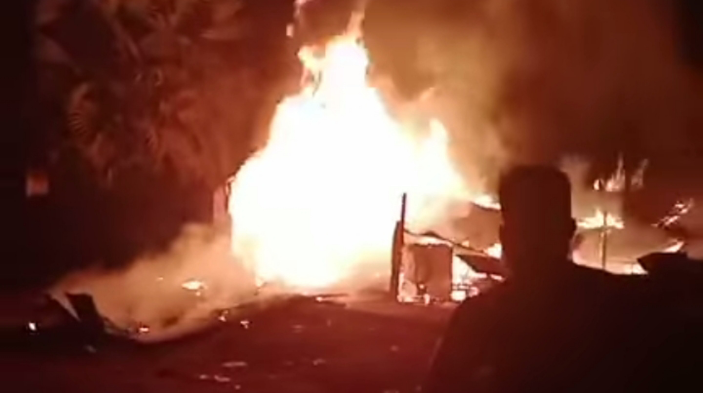 জগন্নাথপুরে ভয়াবহ অগ্নিকাণ্ডে দোকান ঘর পুড় ছাঁই, ৪ লাখ টাকার ক্ষয়ক্ষতি