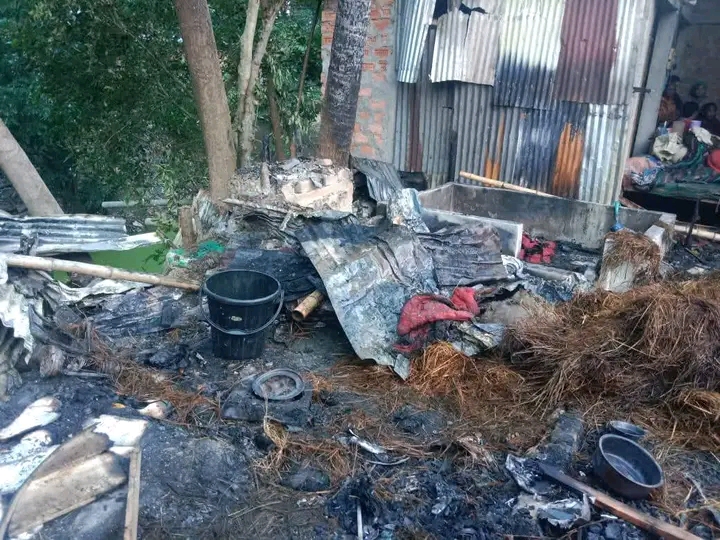 শান্তিগঞ্জের পল্লীতে ভয়াবহ অগ্নিকাণ্ডে নিঃস্ব ৫ পরিবার