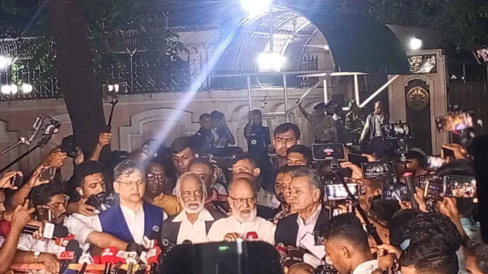 প্রধান উপদেষ্টার সঙ্গে বৈঠকে বিএনপি তিন উপদেষ্টার পদত্যাগ ও নির্বাচন এর দাবী জানিয়েছে