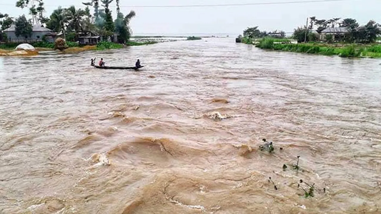 ধেয়ে আসছে পাহাড়ি ঢল, ডুবতে পারে সুনামগঞ্জ সহ ৪ জেলা
