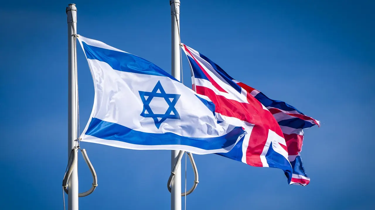 ইসরায়েল এর সাথে নতুন মুক্ত বানিজ্য আলোচনা স্থগিত করেছে যুক্তরাজ্য