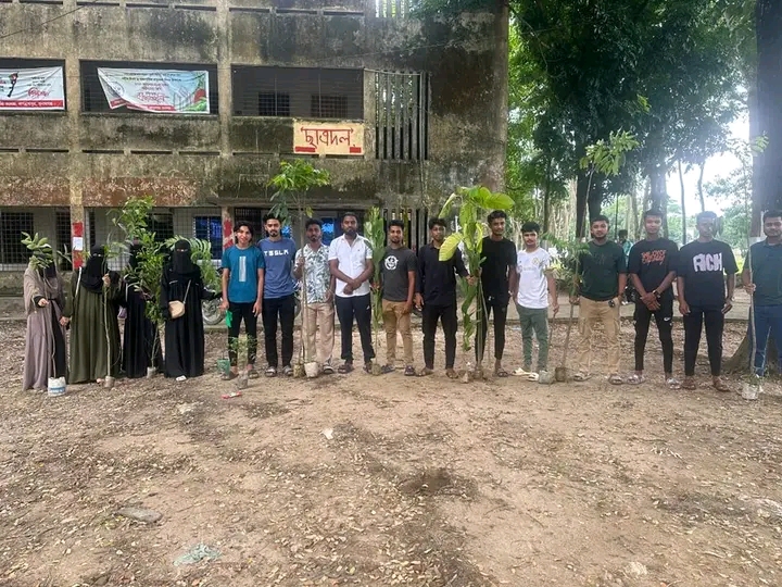 বিশ্ব পরিবেশ দিবসে জগন্নাথপুর সরকারি ডিগ্রি কলেজ শাখা ছাত্রদলের বৃক্ষ রোপণ কর্মসূচি
