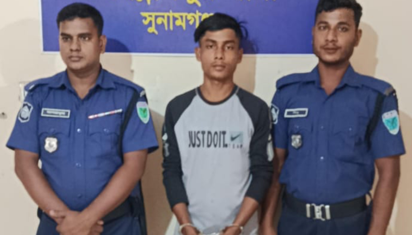জগন্নাথপুরে যৌথবাহিনীর অভিযানে আগ্নেয়াস্ত্র সহ যুবক গ্রেপ্তার 