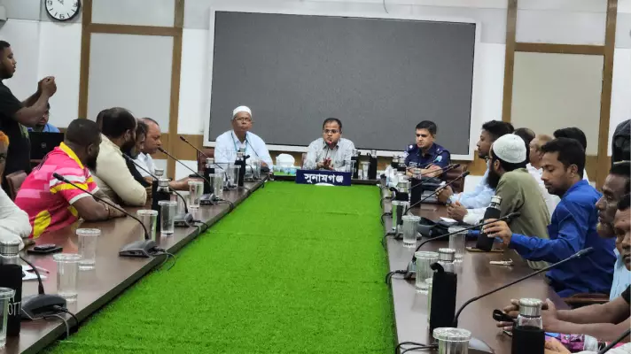 তিন দফা দাবি পূরণের আশ্বাসে পরিবহন মালিক-শ্রমিকের কর্মবিরতি প্রত্যাহার,চলছে যানবাহন