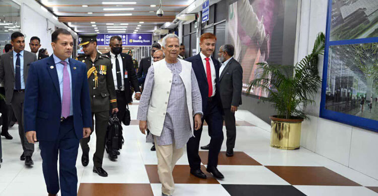 দেশে ফিরেছেন প্রধান উপদেষ্টা ড. মোহাম্মদ ইউনূস