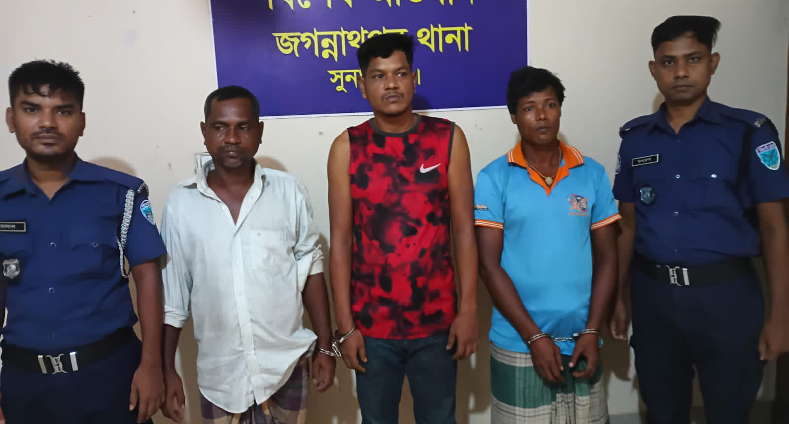 জগন্নাথপুরে ইয়াবা সহ ১ মাদক ব্যবসায়ী ও ২ পলাতক আসামী গ্রেপ্তার 