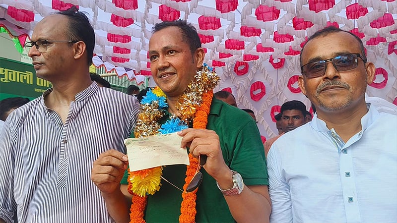 সুনামগঞ্জে বিএনপি নেতা কামরুলকে ১০ লাখ টাকার চেক দেওয়া কর্মীর একাউন্টে ৩৮৩৪ টাকা