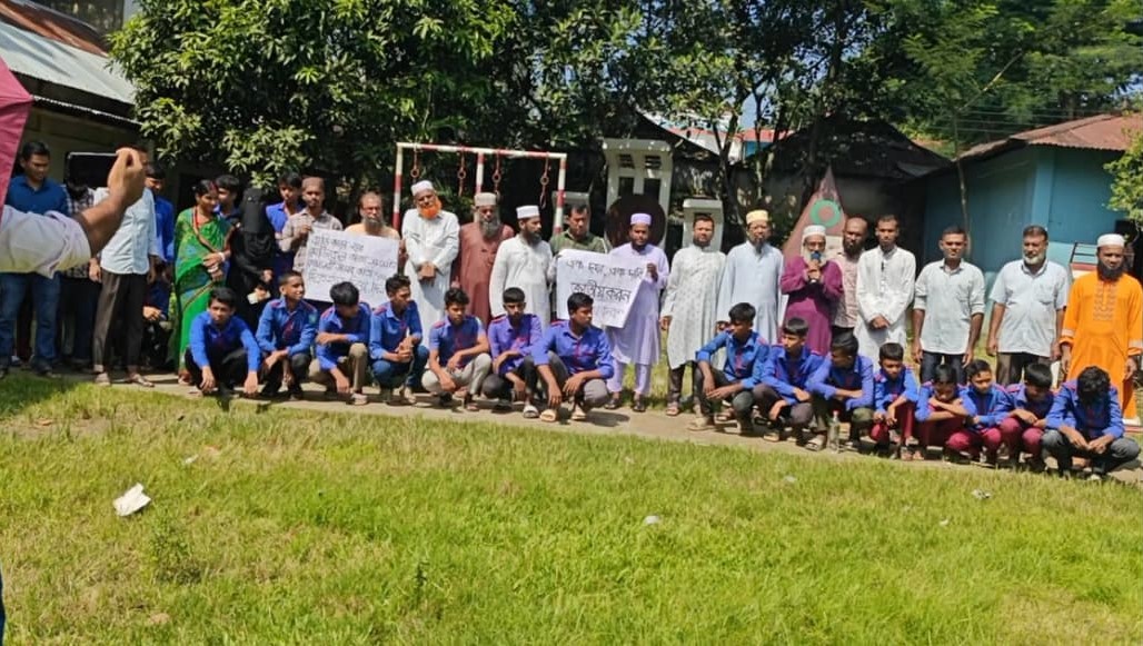 জগন্নাথপুরে শিক্ষকদের দাবি আদায়ে শিক্ষক-কর্মচারীদের কর্মবিরতি পর আন্দোলনের ডাক