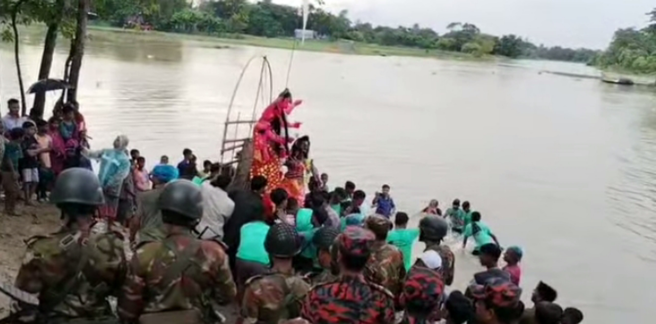 জগন্নাথপুরে প্রতিমা বিসর্জ্জন এর মধ্য দিয়ে সার্বজনীন  শারদীয় দুর্গোৎসব সম্পন্ন