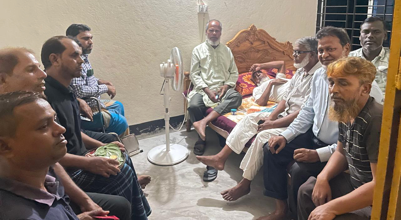 জগন্নাথপুরে বিএনপি নেতা নান্নু’র অসুস্থ পিতার শয্যাপাশে কলকলিয়া বিএনপির নেতৃবৃন্দ