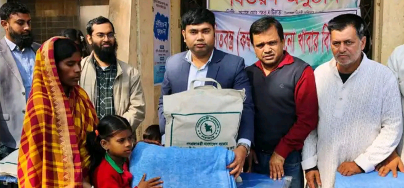 জগন্নাথপুরে “স্বপ্নজয়ী পাঠশালায় বেঞ্চ প্রদান, খাদ্য ও শীতবস্ত্র বিতরণ