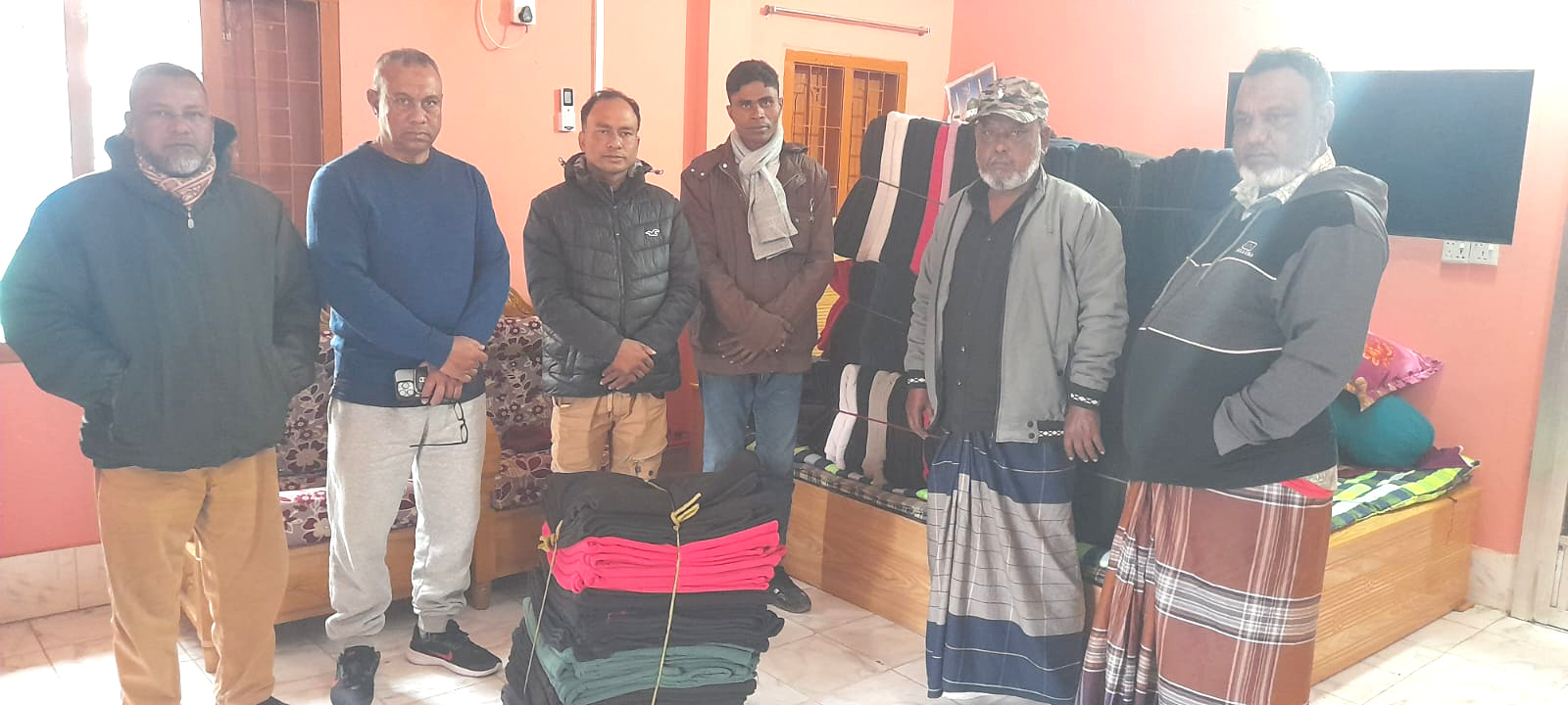 জগন্নাথপুরে যুক্তরাষ্ট্র প্রবাসী ছদরুল আমিন তালুকদার এর উদ্যোগে শীতার্ত মানুষের মধ্যে শীতবস্ত্র বিতরন