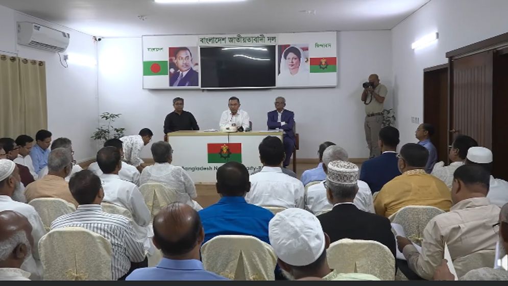 নবনিযুক্ত ৪২ জেলা পরিষদের প্রশাসকদের সঙ্গে বৈঠক প্রধানমন্ত্রীর