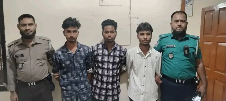 সিলেটের  সাগরদিঘীরপাড়ে ছিনতাই চেষ্টাকারী চক্রের ৩ সদস্য আটক