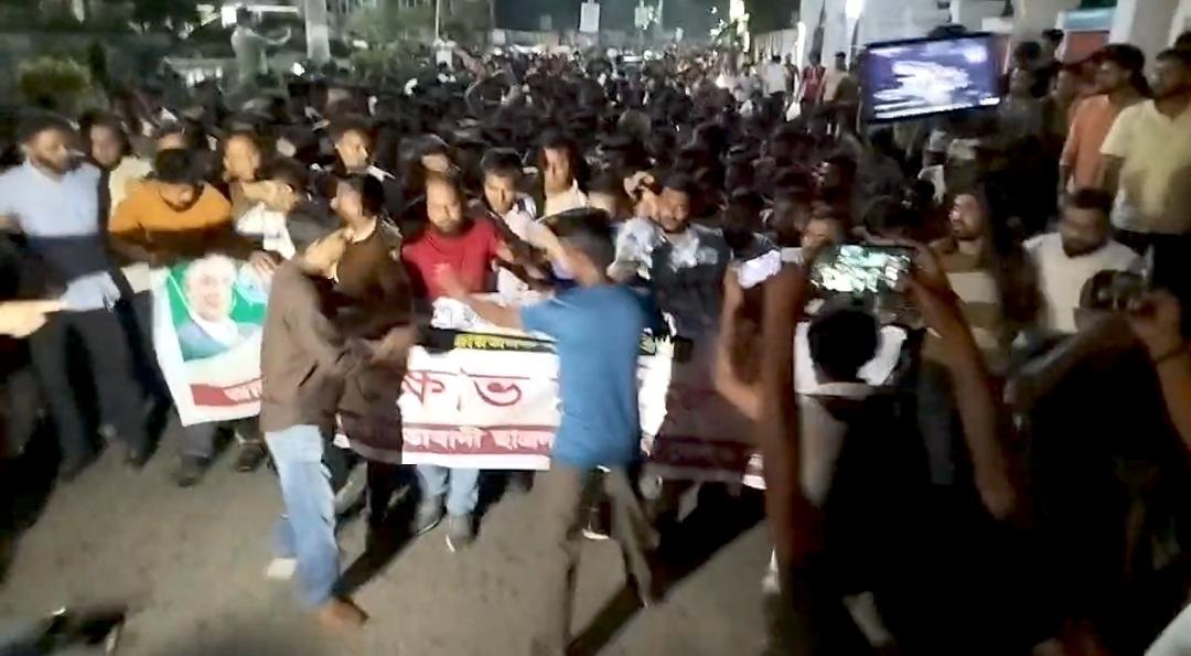 চট্টগ্রামে শিক্ষার্থীদের ওপর হামলার প্রতিবাদে সিলেটে ছাত্রদলের বিক্ষোভ মিছিল