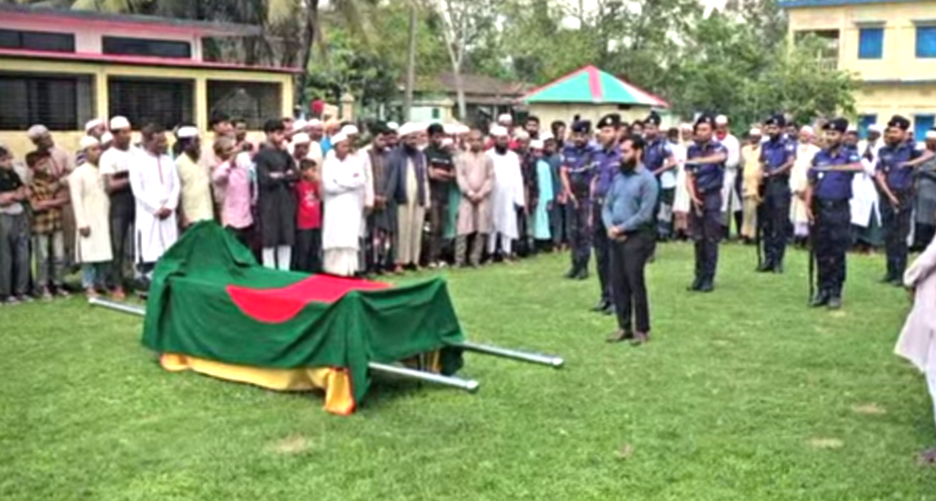 জগন্নাথপুরে রাস্ট্রীয় মর্যাদায় বীর মুক্তিযোদ্ধা ডা.শাহজাহান চৌধুরীর দাফন সম্পন্ন