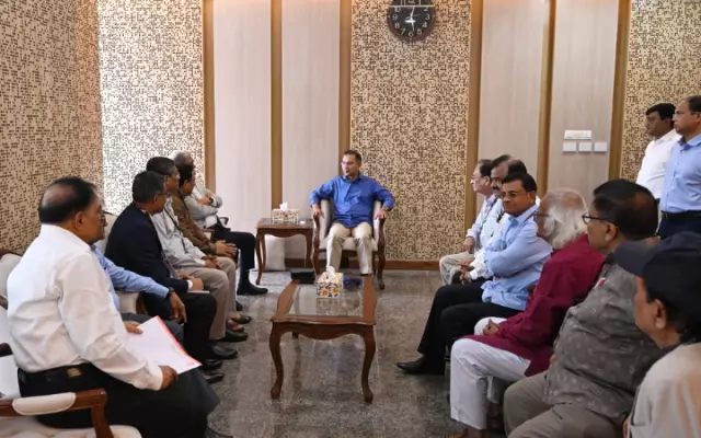 প্রধানমন্ত্রীর সাথে পূজা উদযাপন পরিষদের প্রতিনিধি দলের সাক্ষাৎ