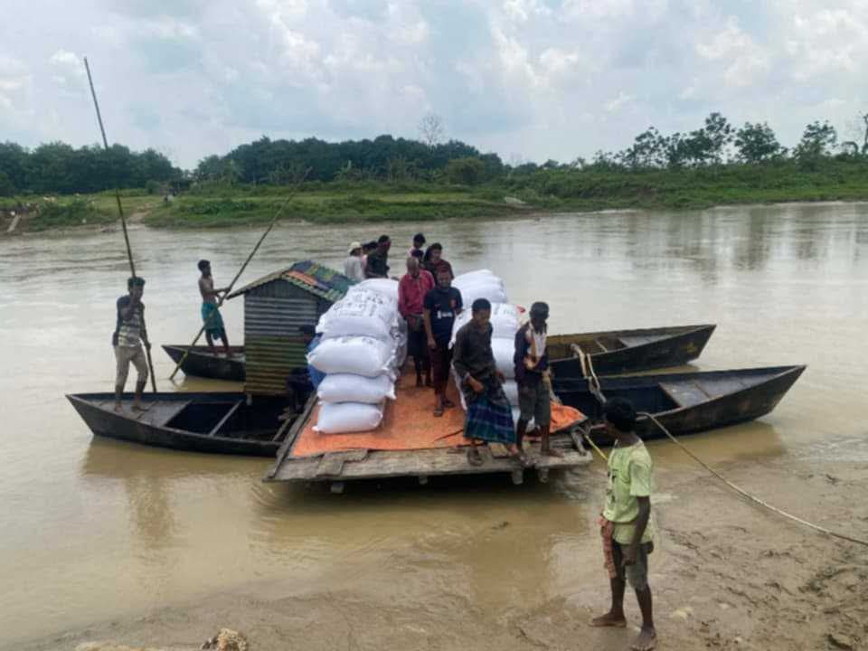 চুনারুঘাটে সেতুর অভাবে জীবনের ঝুঁকি নিয়ে  চলছে পারাপার