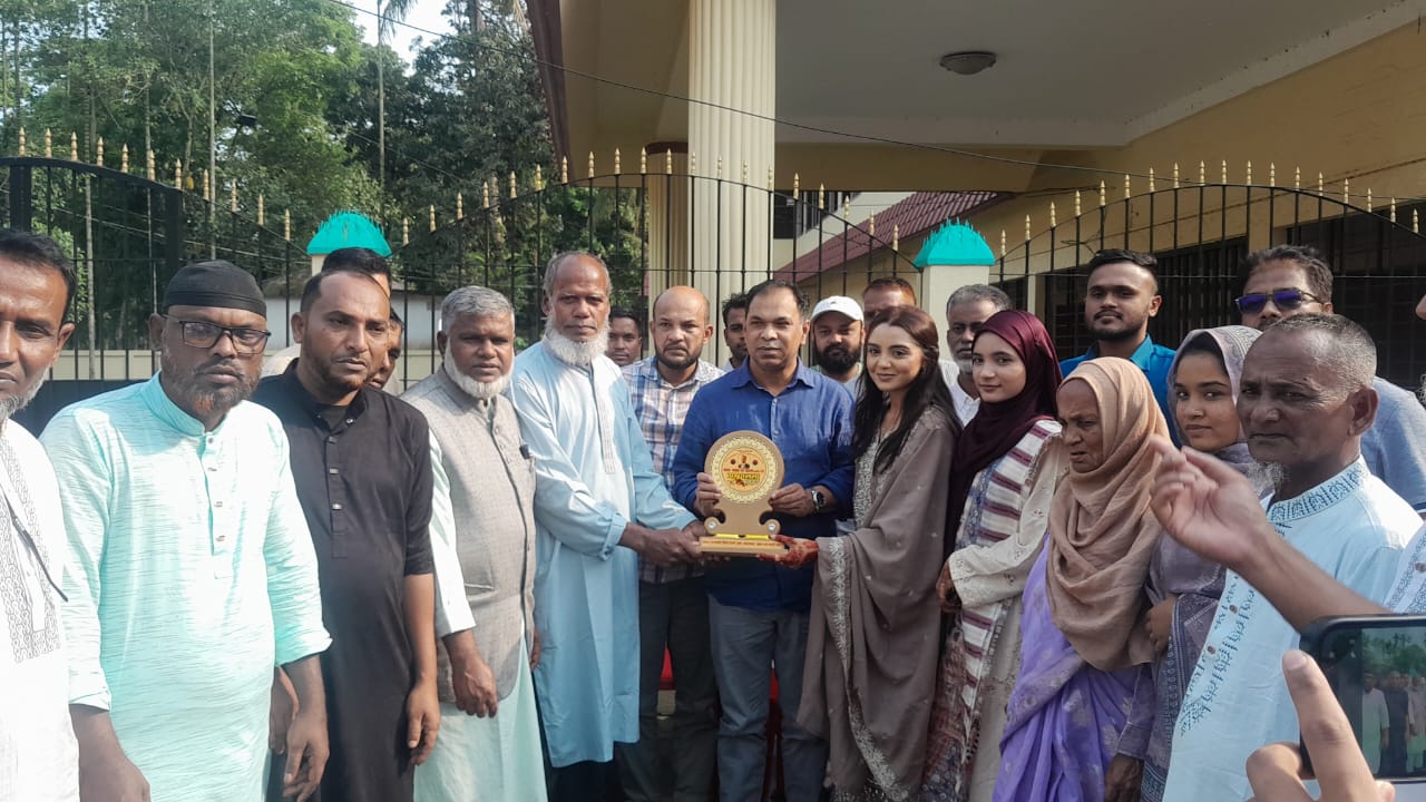 জগন্নাথপুরের কৃতি সন্তান ডাঃ সুমাইয়া লিমা আলীর স্বদেশ আগমনে সম্মাননা ক্রেষ্ট প্রদান ও প্রীতিভোজ অনুষ্ঠিত