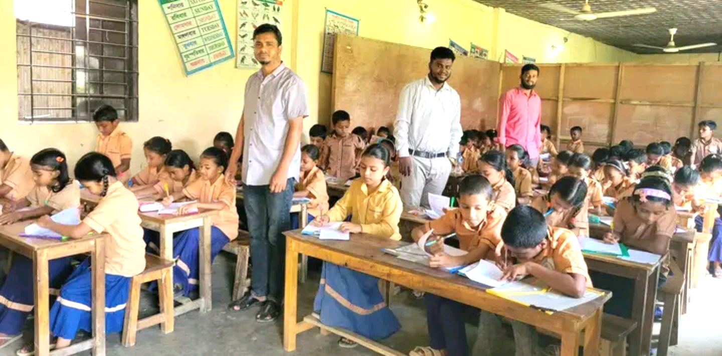 ছাতকের শীতল ছায়া একাডেমীর  পরীক্ষার হল পরিদর্শন করলেন স্বাস্থ্য সহকারী মুহিবুল ইসলাম