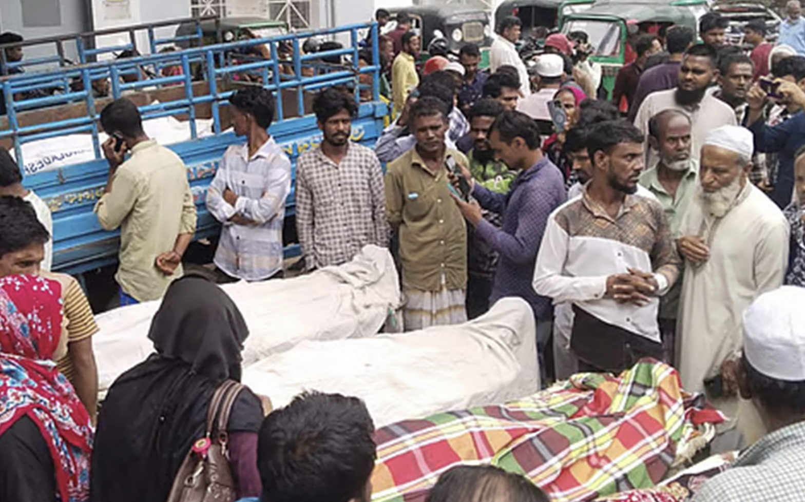 সিলেটে ট্রাক-পিকআপের মুখো-মুখি সংঘর্ষে ৮ জন নিহত, আহত ৭