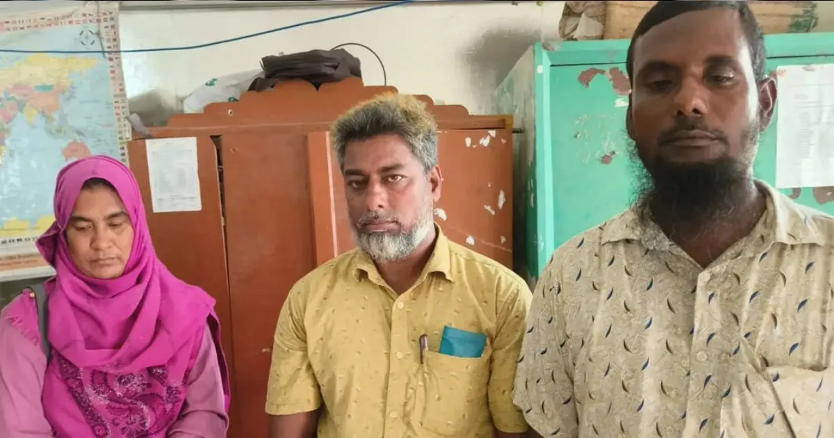 সুপারের ছেলের উত্তরপত্র হলের বাইরে থেকে লিখে এনে ধরা তিন শিক্ষক