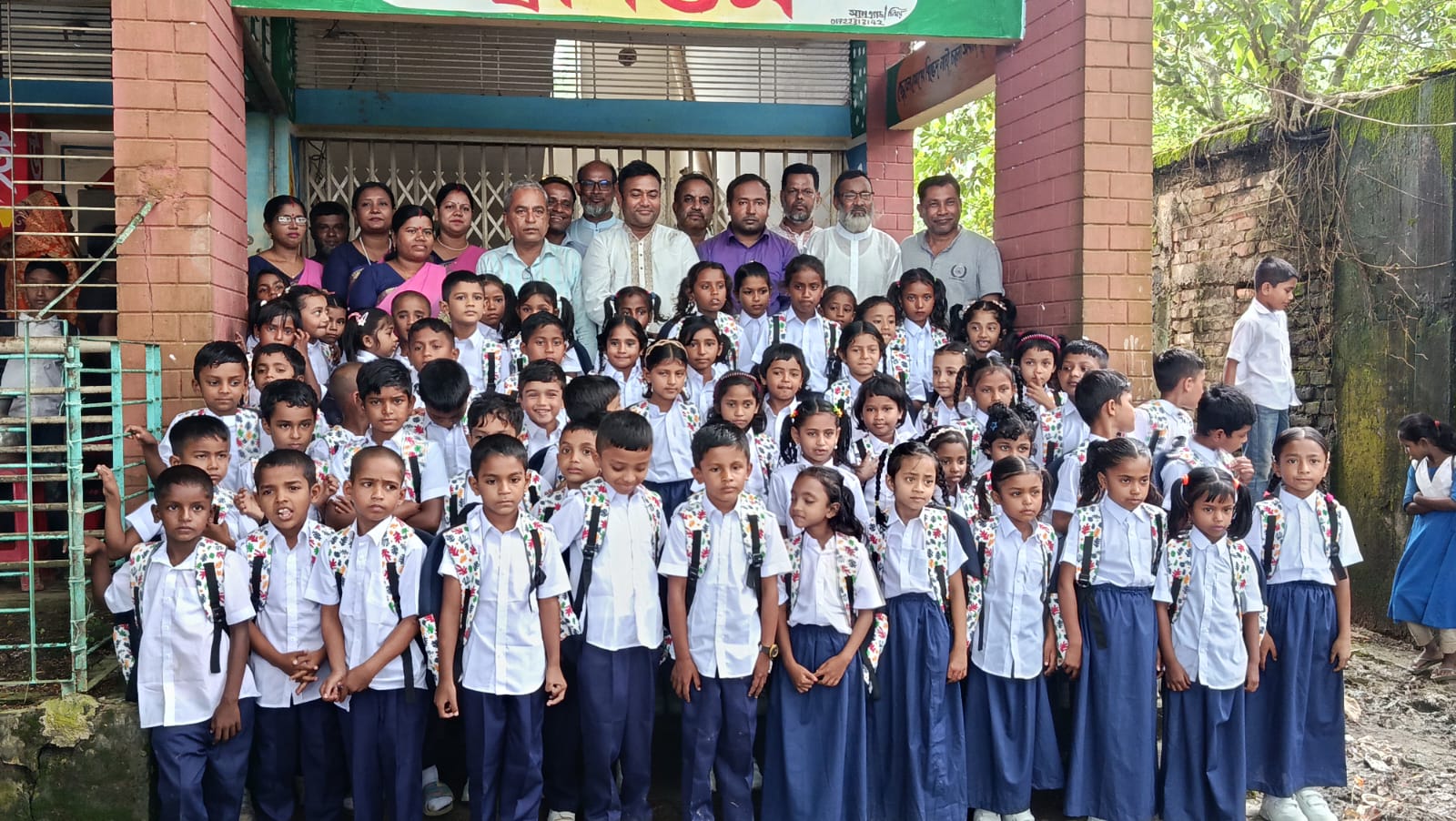 দিরাইয়ে প্রধানমন্ত্রীর উপহার পেল ৬৫ শিক্ষার্থী