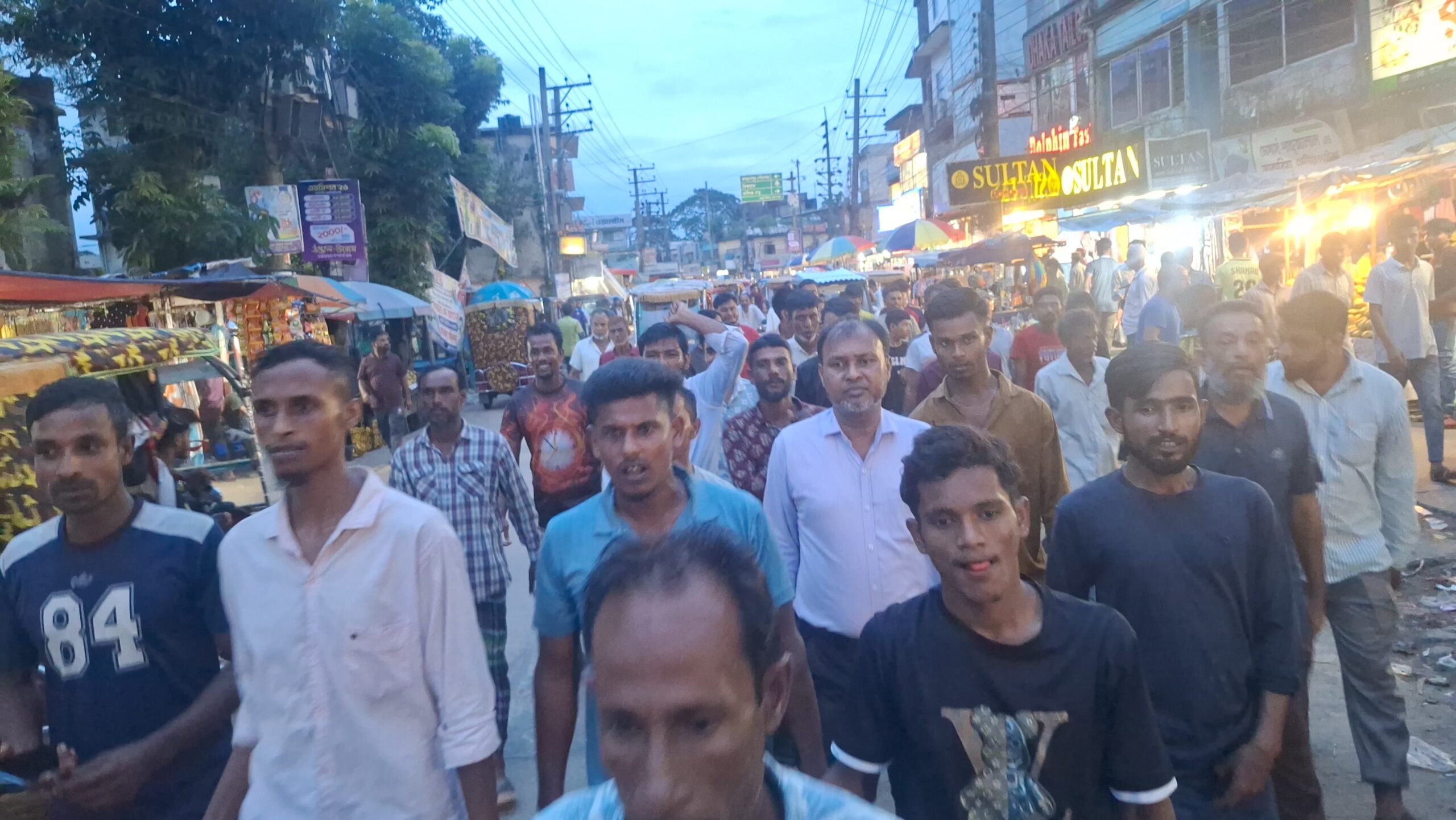 জগন্নাথপুরে সিনিয়র সাংবাদিক সানোয়ার হাসান সুনুকে নিয়ে কুরুচিপূর্ণ মন্তব্যের প্রতিবাদে বিক্ষোভ মিছিল ও প্রতিবাদ সভা