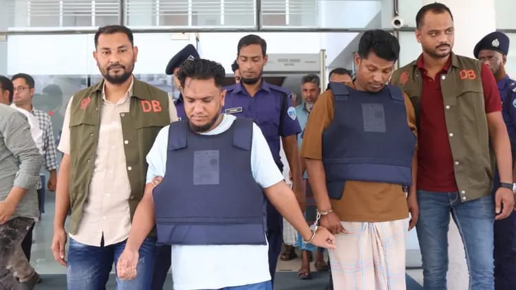 চট্টগ্রামে পুলিশের সঙ্গে গুলি বিনিময়, কালা মোবারকসহ গ্রেপ্তার ৪