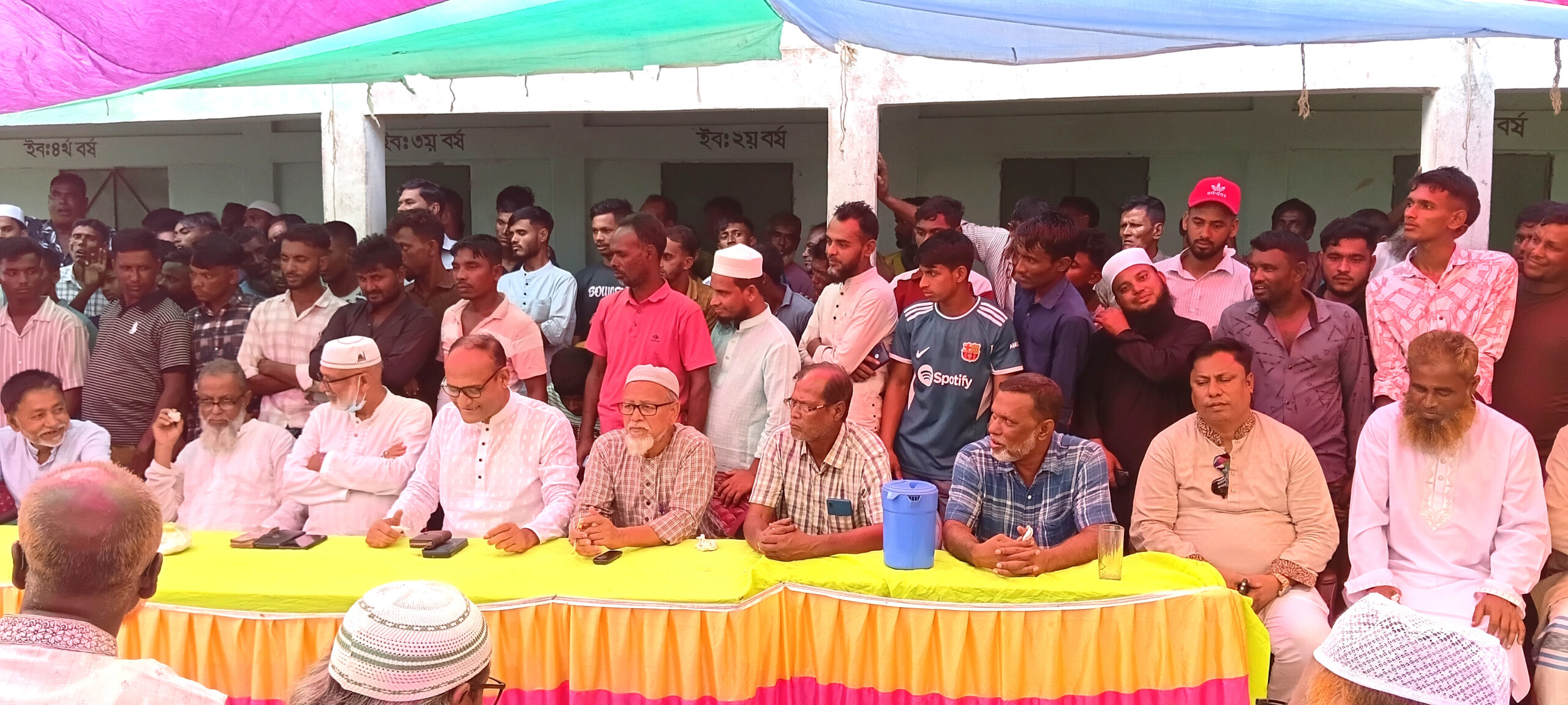 জগন্নাথপুরে তেলিকোনা গ্রামের দু’পক্ষের বিরোধ গ্রাম্য পঞ্চায়েতে মীমাংসা